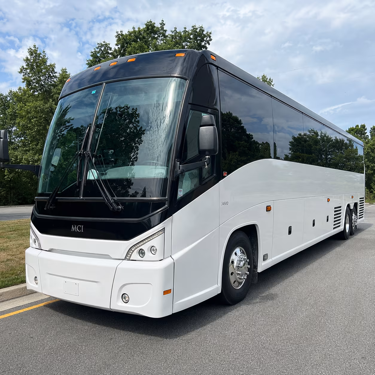 corporate group airport shuttles between miramar and south florida s business hubs